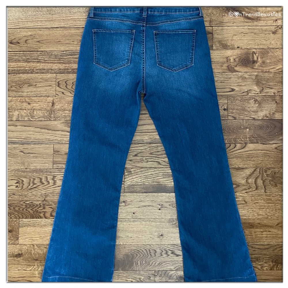Versatile Happily Grey Flare Dark Wash Blue Jeans - Picture 6 of 13